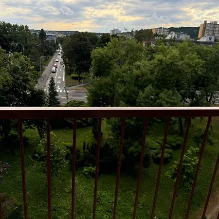 Nedaleko Centra S Volnym Parkovanim