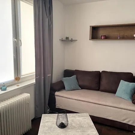 Nedaleko Centra S Volnym Parkovanim Kosice